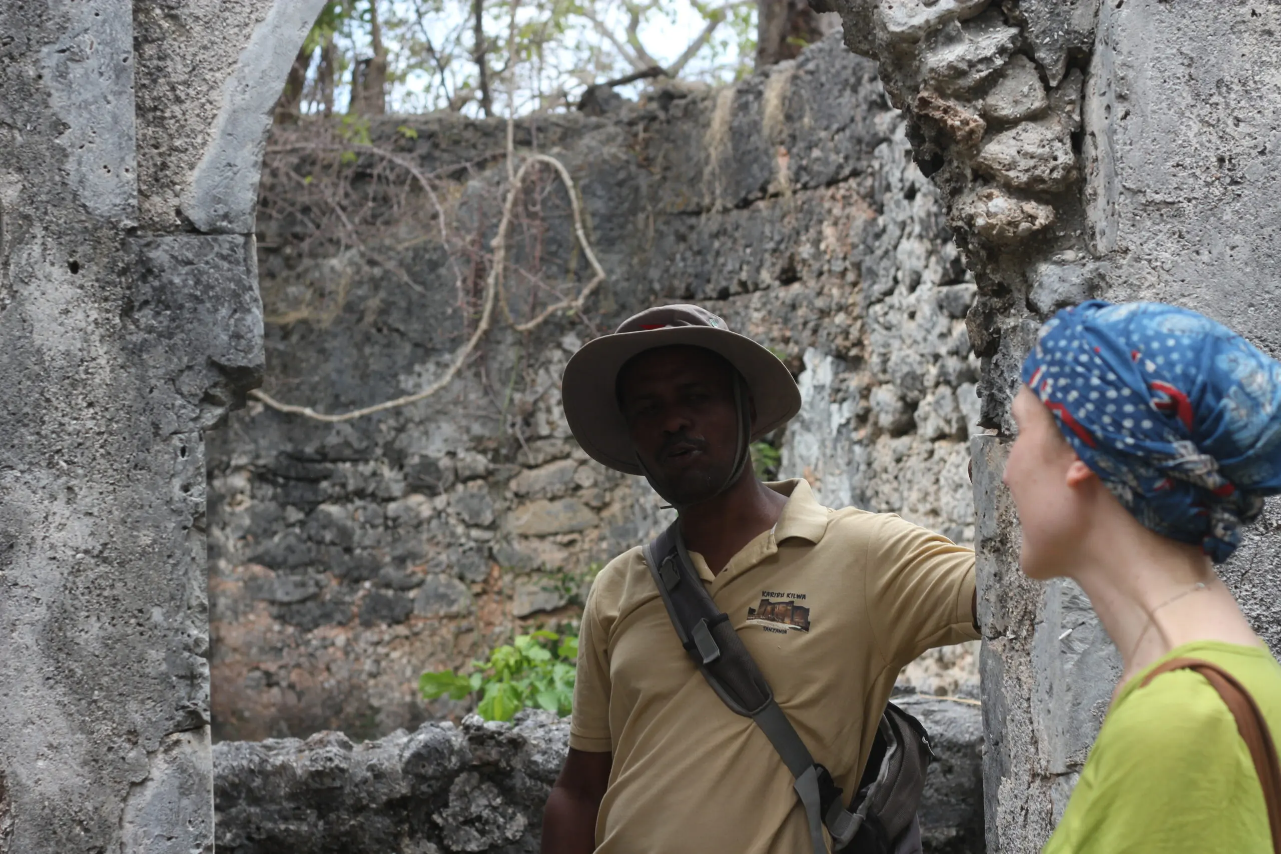 Guide discussing the details to Kilwa Kiswani guest